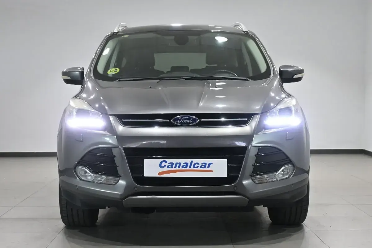 Usado Ford Kuga Titanium 140 CV (102 kW) 2013 Gris SUV