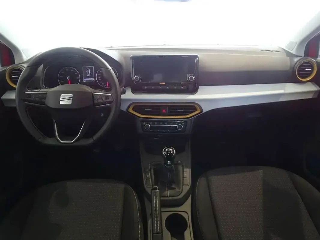 Usado Seat Ibiza Style 110 CV (80 kW) 2022 Rojo Utilitario
