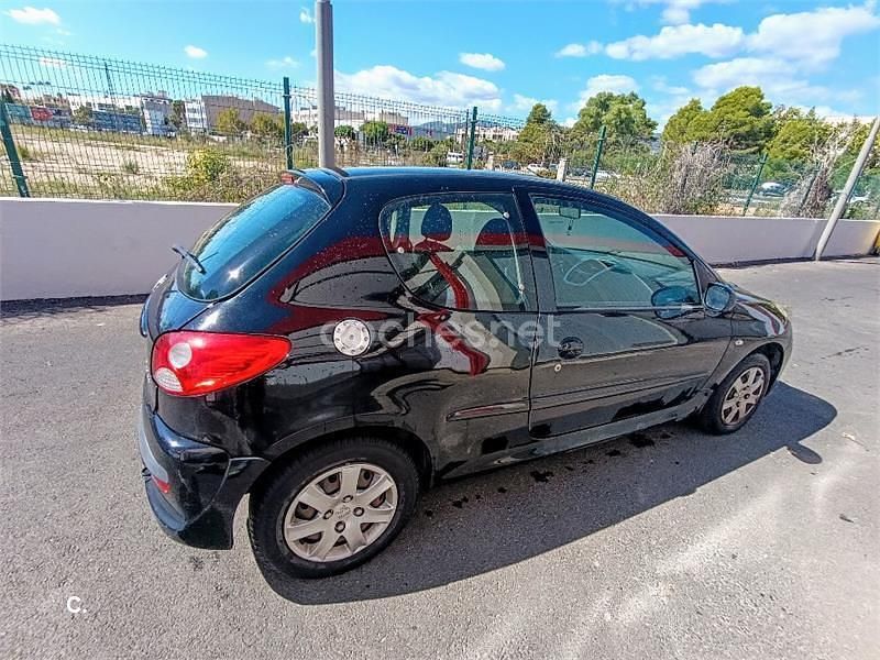 Negro Usado 2012 Peugeot 206+ Utilitario | 3500 € (Precio justo) - Imagen 1/4