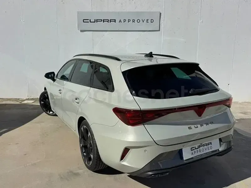 Usado Cupra Leon 150 CV (110 kW) 2025 Gris / plata Familiar