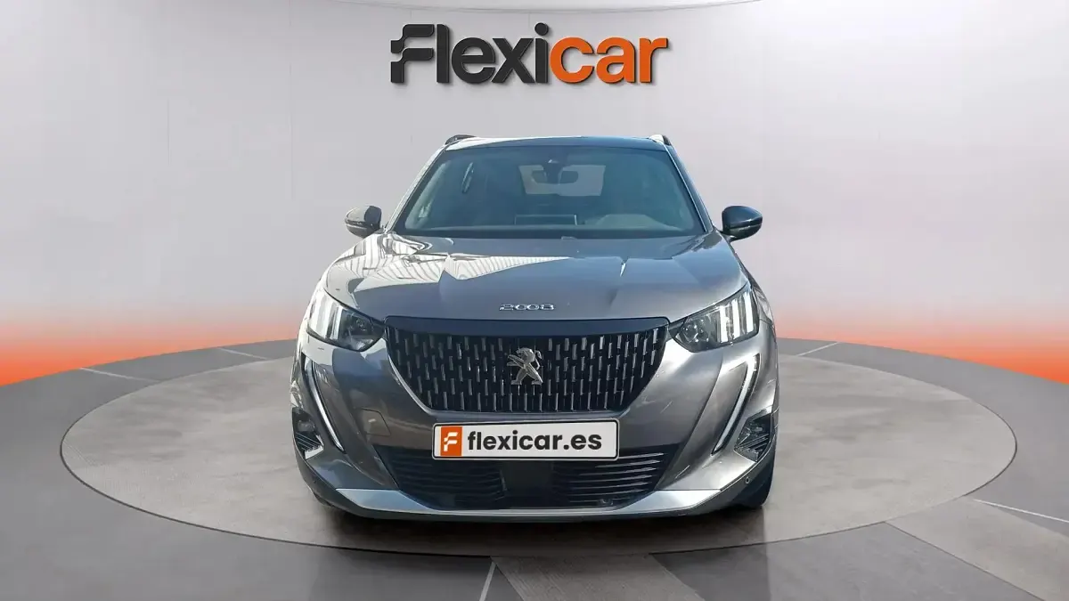 Usado Peugeot 2008 GT 131 CV (96 kW) 2020 Gris SUV