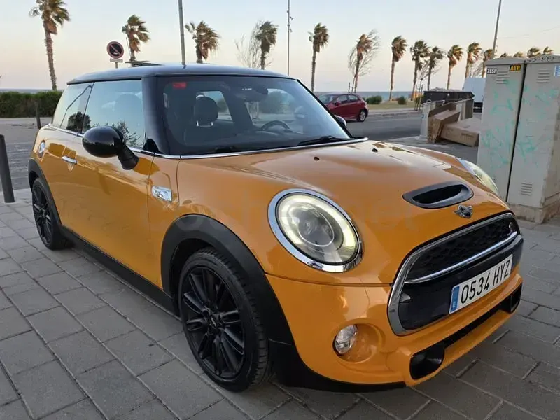 Usado Mini Cooper S 192 CV (141 kW) 2014 Amarillo Utilitario