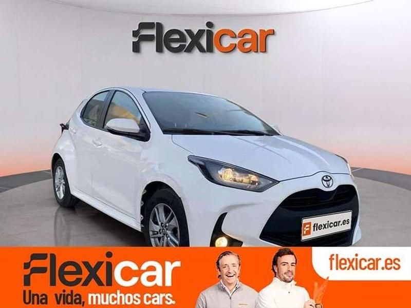 Blanco Usado 2024 Toyota Yaris Edition Utilitario | 18.790 € (Precio justo) - Imagen 1/4