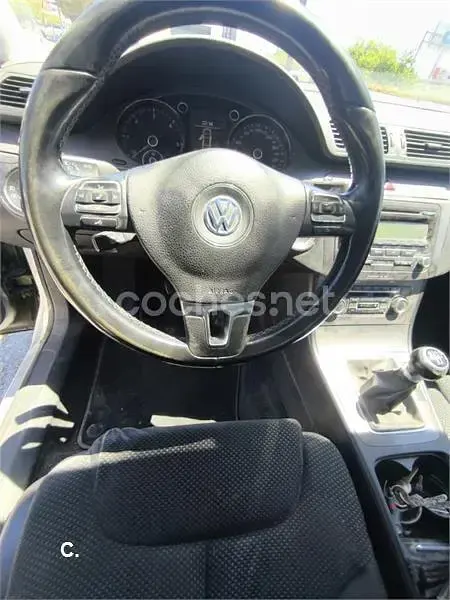 Usado VW Passat Edition 110 CV (80 kW) 2010 Gris / plata Berlina