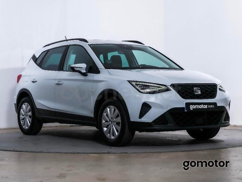 Usado Seat Arona Style 95 CV (69 kW) 2025 Blanco SUV