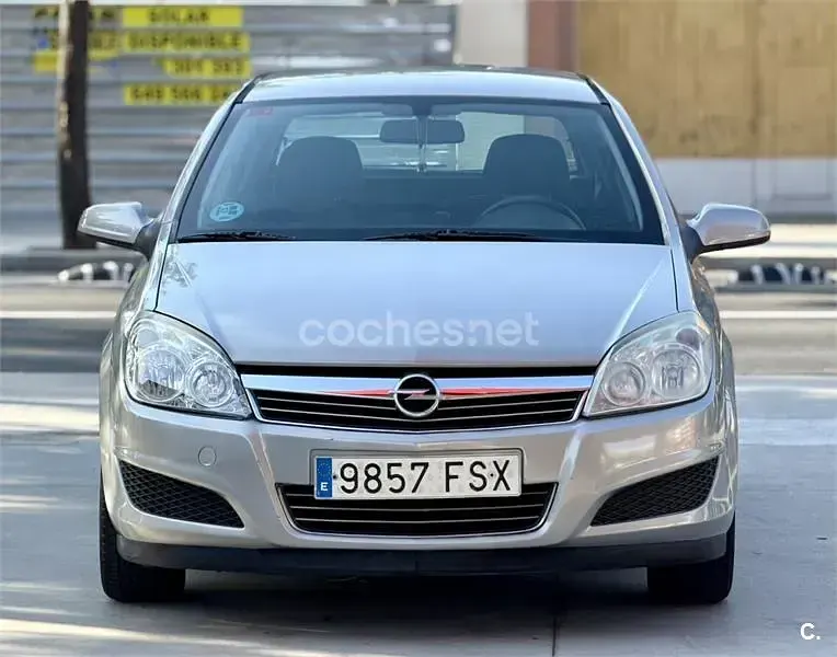 Usado Opel Astra Sport 105 CV (77 kW) 2007 Beige Berlina