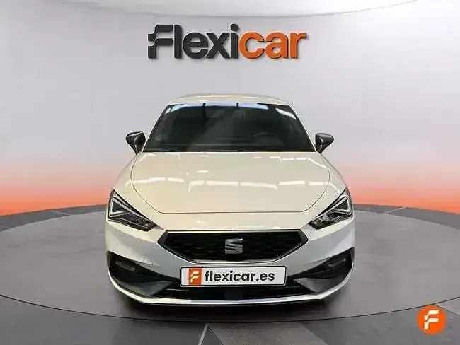 Usado Seat Leon Style 110 CV (80 kW) 2022 Blanco Utilitario
