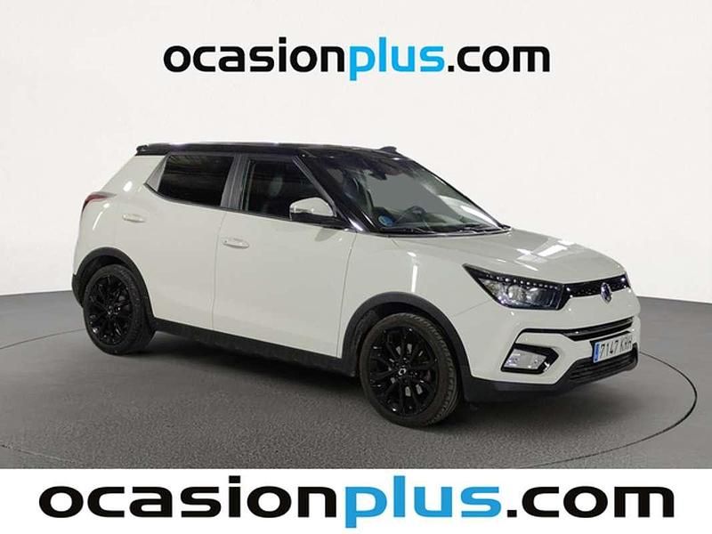 Usado Ssangyong (KGM) Tivoli Limited 128 CV (94 kW) 2018 Blanco SUV