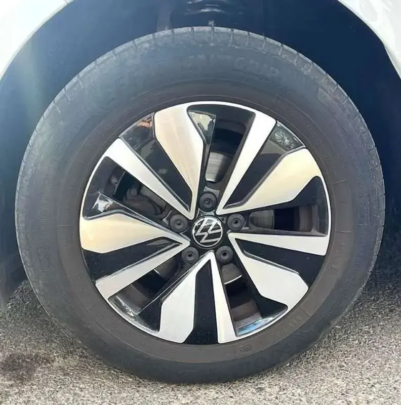 Usado VW Polo 95 CV (69 kW) 2024 Blanco Utilitario