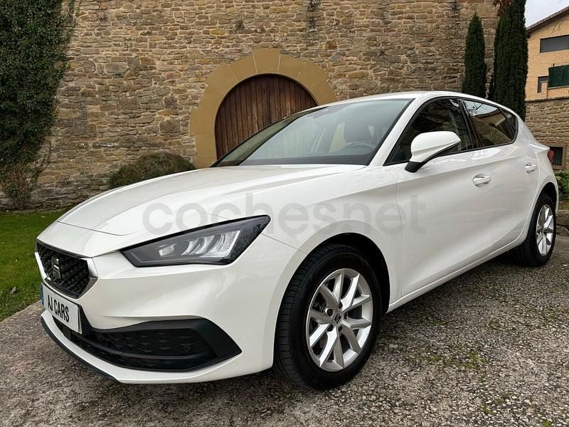 Usado Seat Leon Style 116 CV (85 kW) 2025 Blanco Berlina