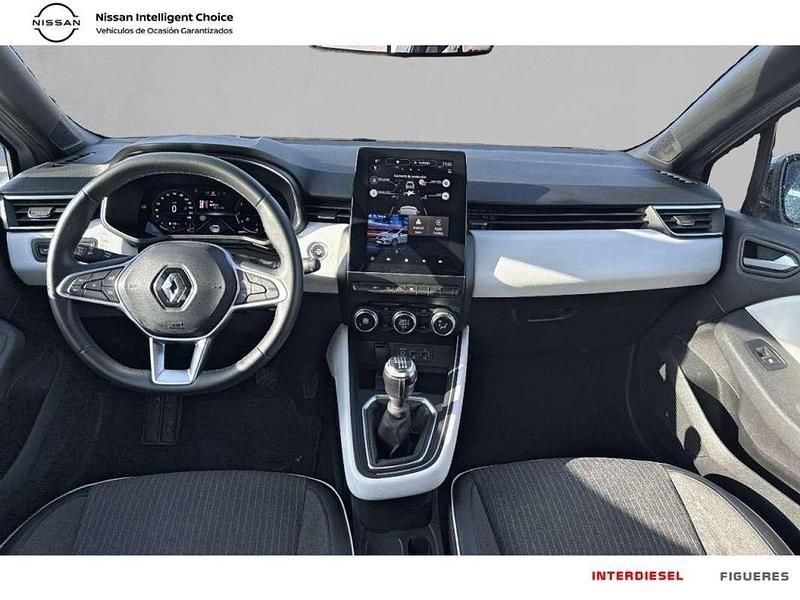 Usado Renault Clio V Techno 91 CV (66 kW) 2023 Plateado Utilitario