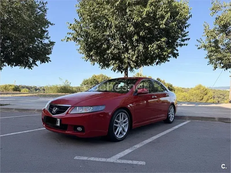 Usado Honda Accord Executive 190 CV (139 kW) 2005 Rojo Berlina