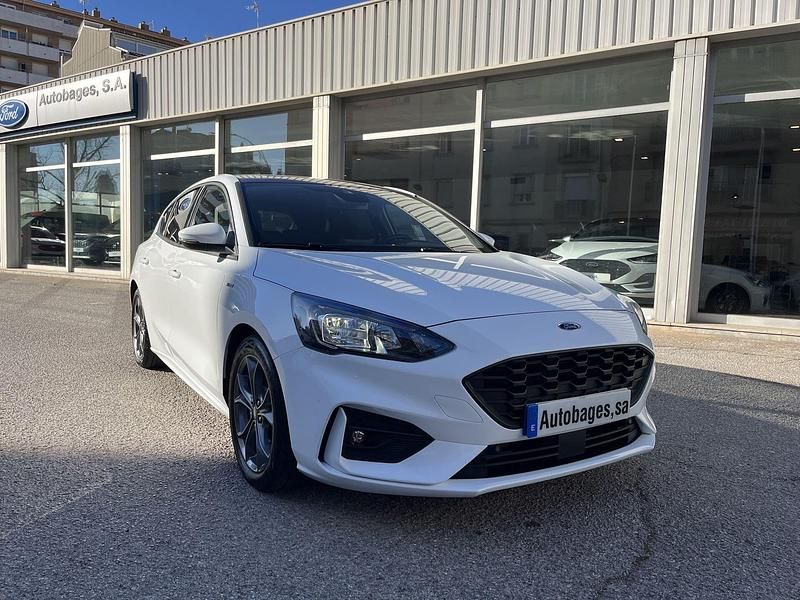 Usado Ford Focus ST-Line 125 CV (91 kW) 2022 Blanco Berlina