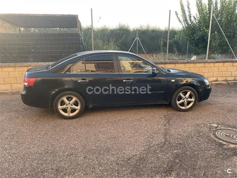 Usado Hyundai Sonata Comfort 140 CV (102 kW) 2007 Negro Berlina