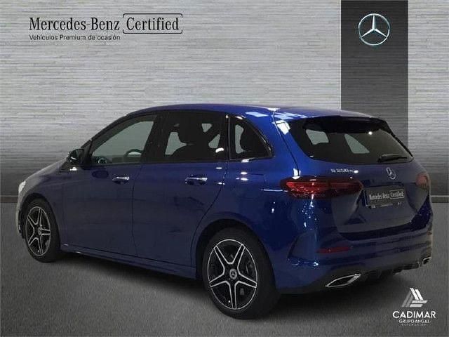 Usado Mercedes B250e AMG line 218 CV (160 kW) 2025 Pintura Monovolumen