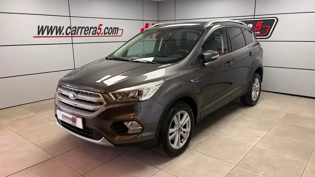 Usado Ford Kuga Business Edition 150 CV (110 kW) 2017 Negro SUV