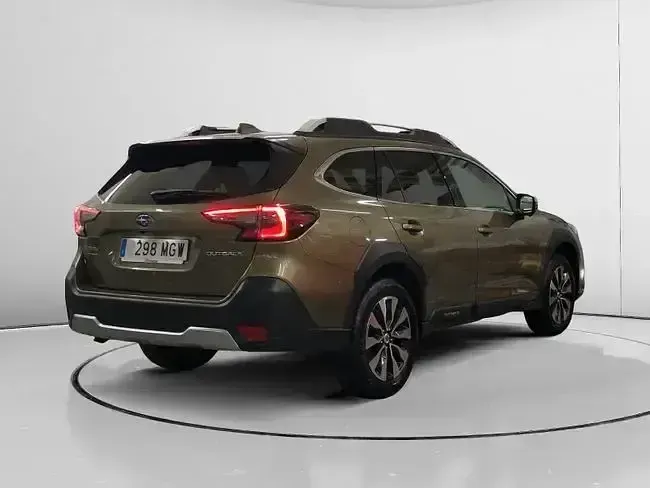Usado Subaru Outback 169 CV (124 kW) 2023 Blanco Familiar