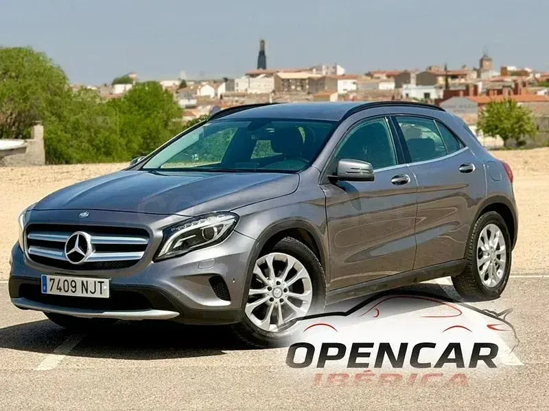 Usado Mercedes GLA200 Style 156 HP (114 kW) 2014 Cinzento SUV