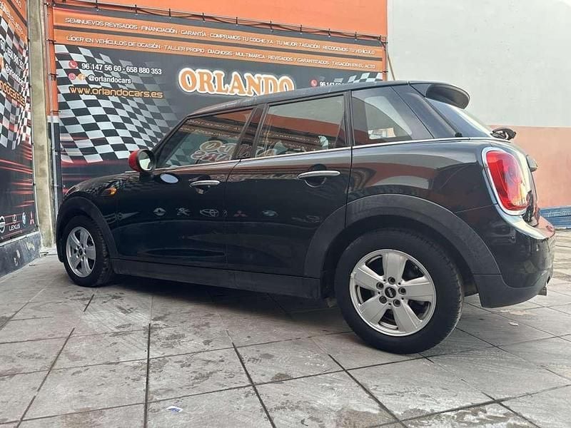 Usado Mini Cooper D 116 CV (85 kW) 2016 Negro Utilitario