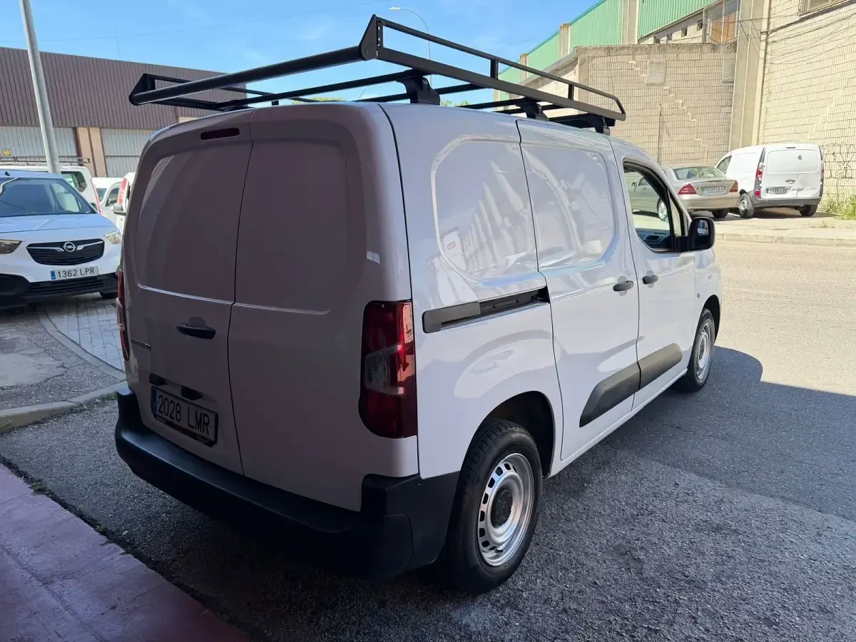 Usado Citroën Berlingo 102 CV (75 kW) 2021 Blanco Monovolumen