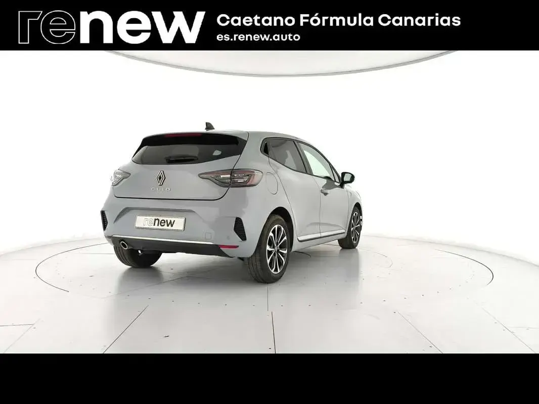 Usado Renault Clio Techno 114 CV (83 kW) 2025 Gris Utilitario