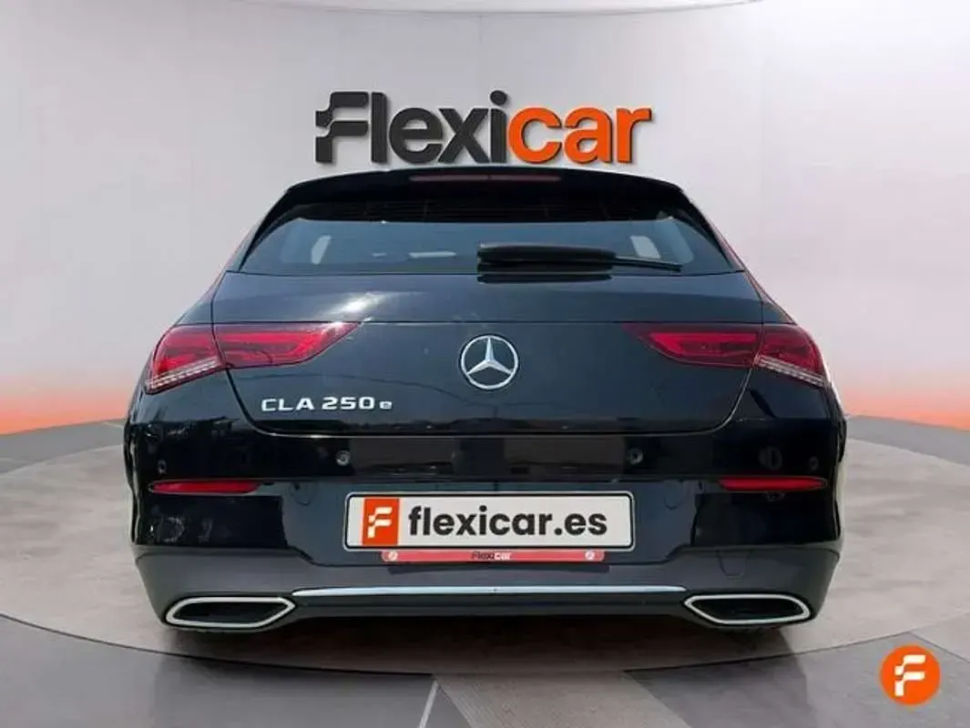 Usado Mercedes CLA250e Shooting Brake 218 CV (160 kW) 2023 Negro Familiar