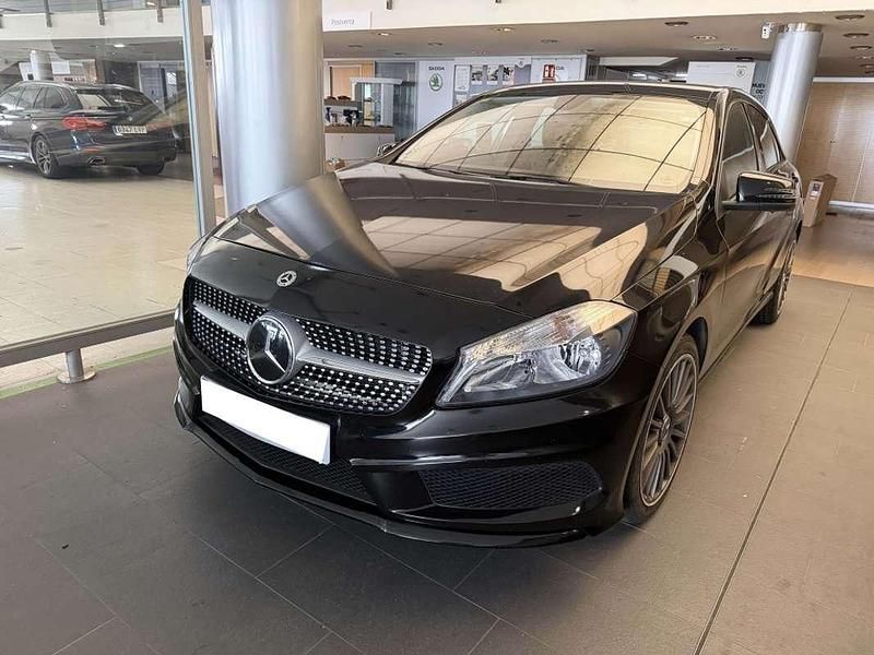 Negro Usado 2014 Mercedes A180 AMG line Utilitario | 11.999 € (Buen precio) - Imagen 1/4