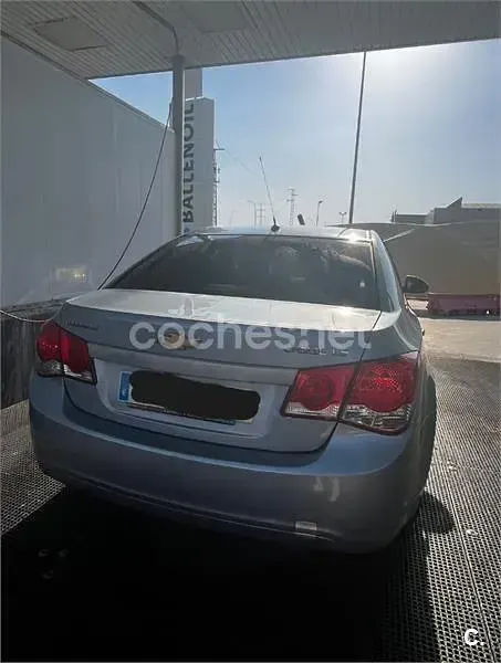 Usado Chevrolet Cruze LS 113 CV (83 kW) 2009 Gris / plata Berlina