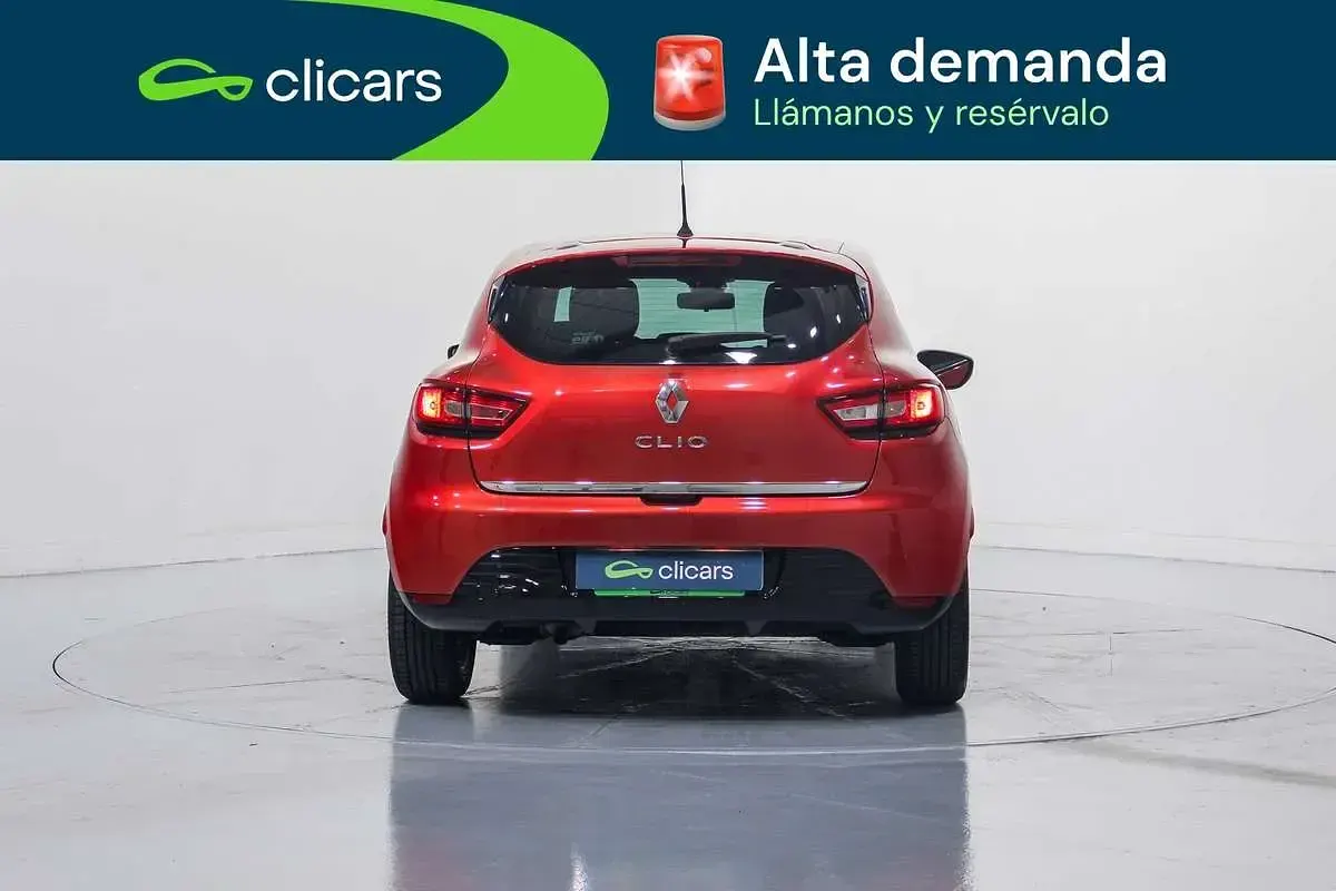 Usado Renault Clio LIMITED 73 CV (53 kW) 2016 Rojo Utilitario