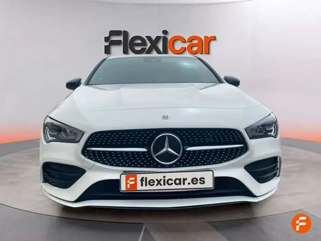 Usado Mercedes CLA200 Shooting Brake 150 CV (110 kW) 2023 Blanco Familiar