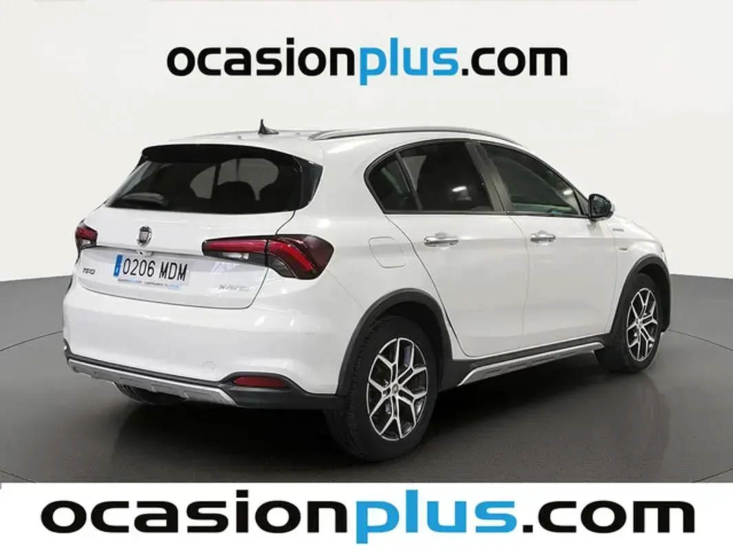 Usado Fiat Tipo Cross 131 CV (96 kW) 2023 Blanco Utilitario