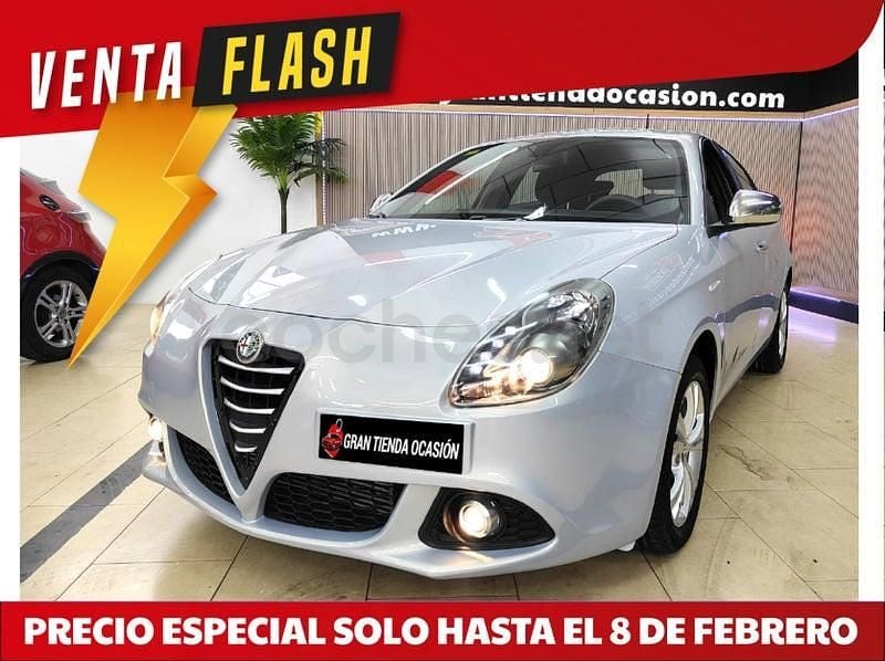 Gris / plata Usado 2014 Alfa Romeo Giulietta Progression Berlina | 6480 € (Buen precio) - Imagen 1/4