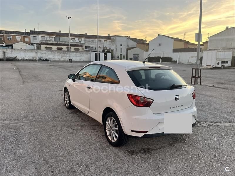 Usado Seat Ibiza SC Reference 70 CV (51 kW) 2013 Blanco Utilitario