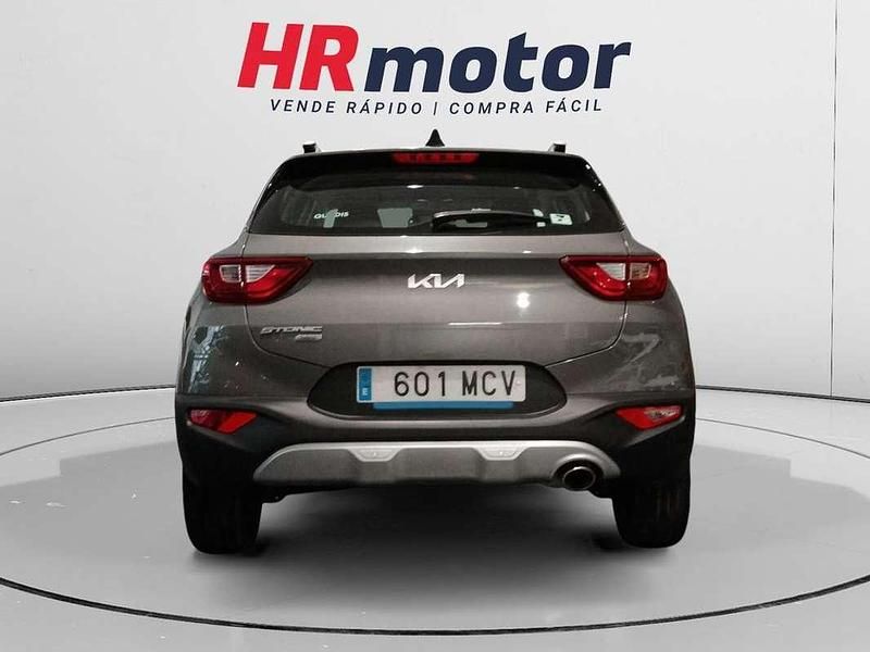 Usado Kia Stonic 102 CV (75 kW) 2021 Gris SUV