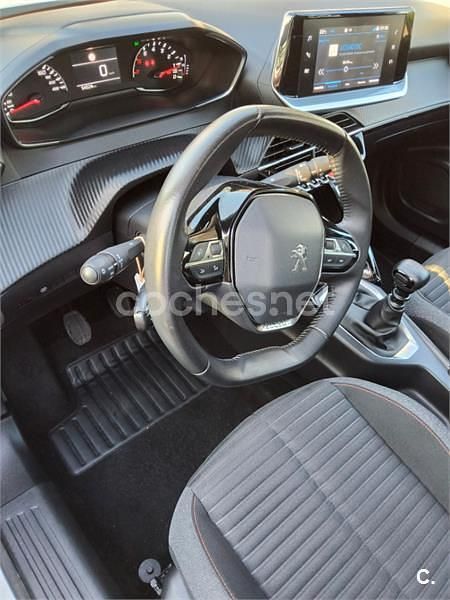 Usado Peugeot 2008 Allure 100 CV (73 kW) 2020 Blanco SUV