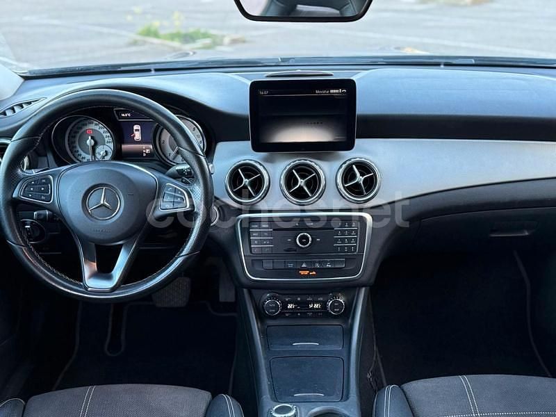 Usado Mercedes GLA200 Urban 136 CV (100 kW) 2016 Gris / plata SUV