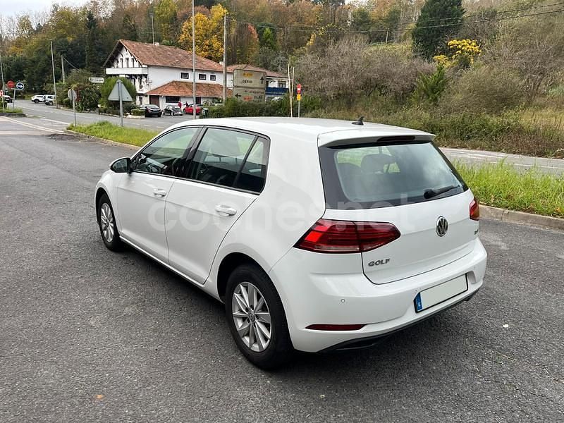 Usado VW Golf VII 110 CV (80 kW) 2017 Blanco Berlina