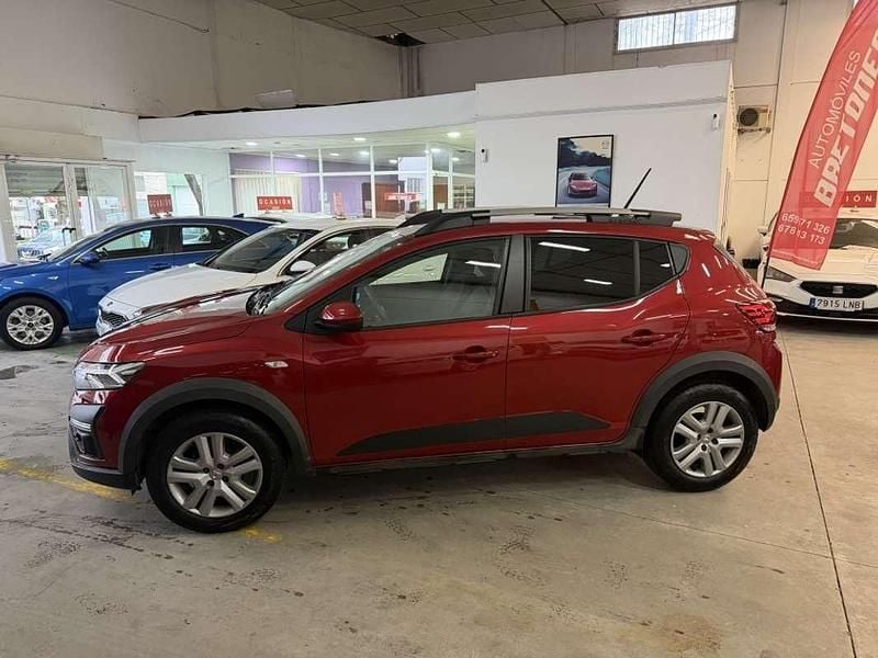 Usado Dacia Sandero Expression 91 CV (66 kW) 2022 Burdeos Utilitario