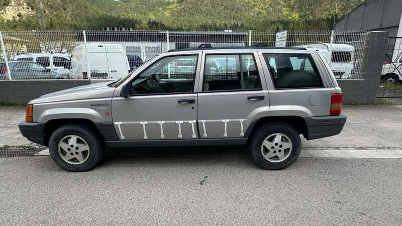 Usado Jeep Grand Cherokee Laredo 185 CV (136 kW) 1993 Gris SUV