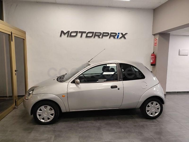 Usado Ford Ka Collection 70 CV (51 kW) 2005 Gris / plata Berlina