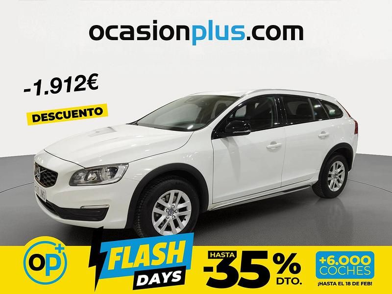 Blanco Usado 2016 Volvo V60 CC Kinetic Familiar | 15.700 € (Precio justo) - Imagen 1/4