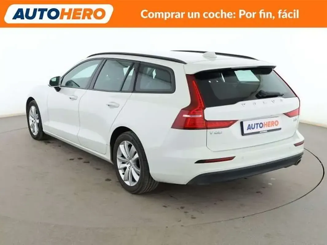Usado Volvo V60 Momentum 150 CV (110 kW) 2019 Blanco Familiar