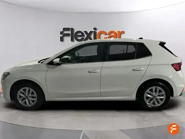 Usado Skoda Fabia 95 CV (69 kW) 2025 Blanco Utilitario