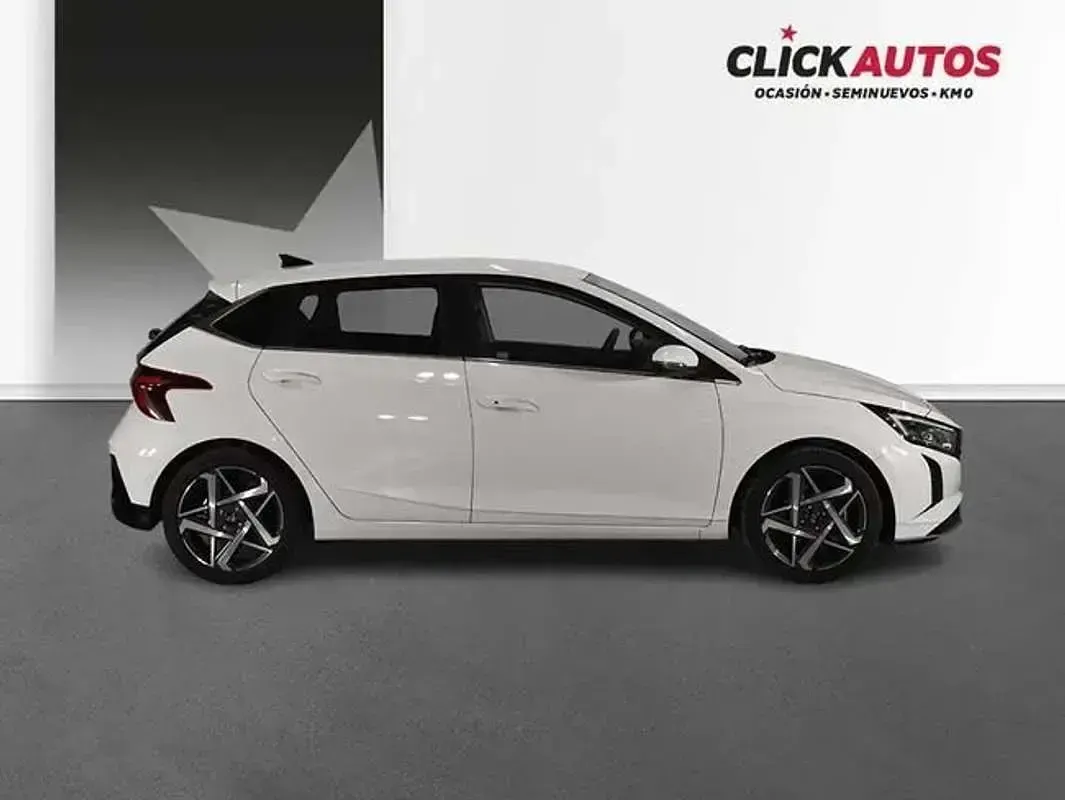 Usado Hyundai i20 101 CV (74 kW) 2025 Blanco Utilitario