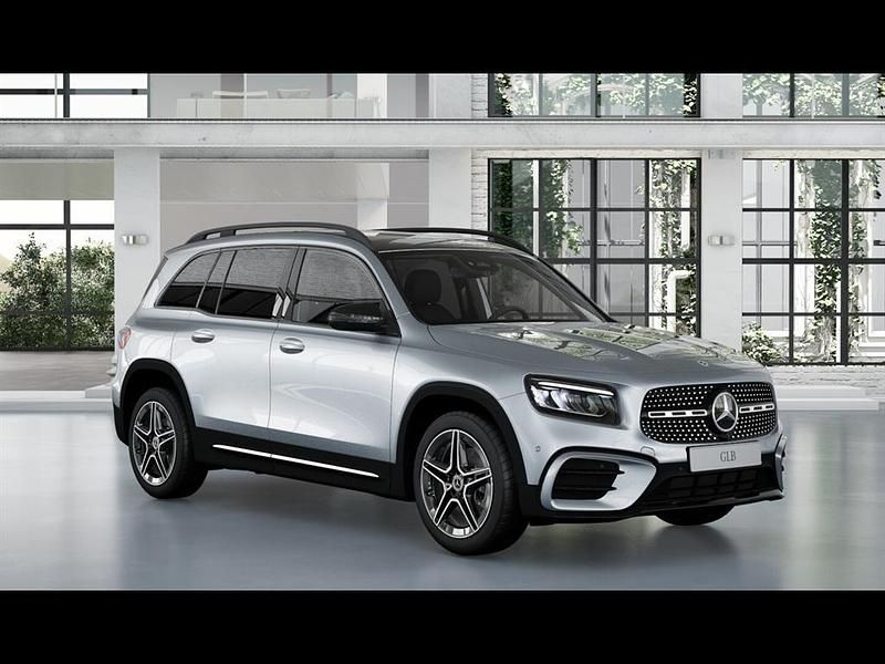 Usado Mercedes GLB200 150 CV (110 kW) 2025 Plata hightec SUV