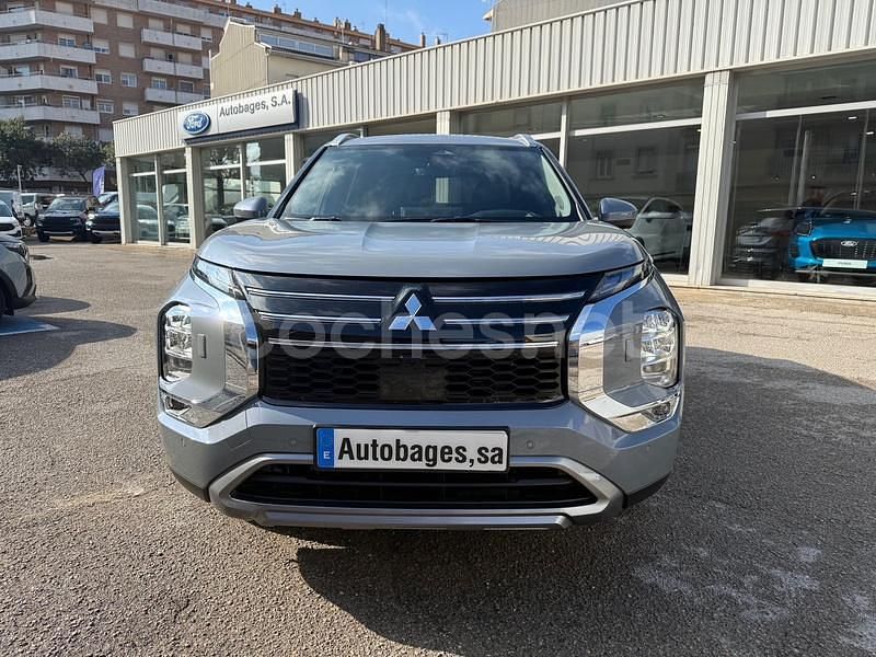 Usado Mitsubishi Outlander P-HEV 306 CV (225 kW) 2025 Blanco SUV