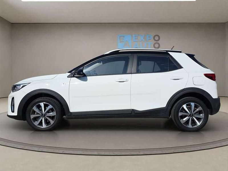 Usado Kia Stonic 99 HP (72 kW) 2021 Branco SUV