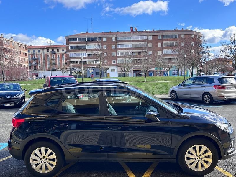 Usado Seat Arona Ecomotive 95 CV (69 kW) 2020 Negro SUV