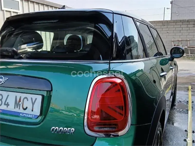 Usado Mini Cooper 136 CV (100 kW) 2022 Verde Utilitario