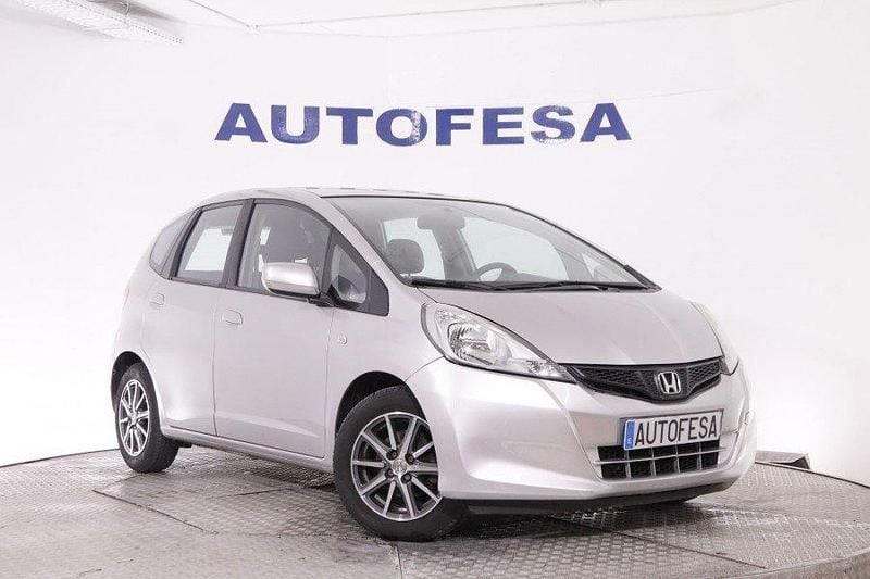 Usado Honda Jazz S 90 CV (66 kW) 2015 Plateado Utilitario